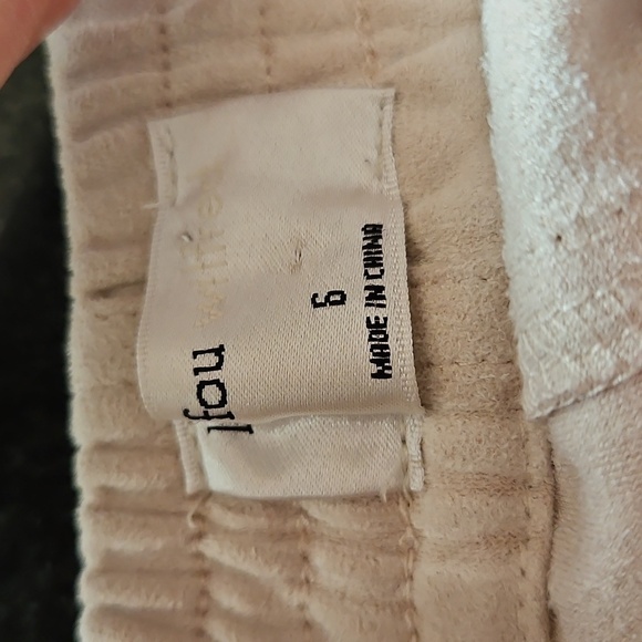 Aritzia Le Fou Wilfred Vegan Suede Funk Shorts Size 6 In Oyster - Picture 5 of 14